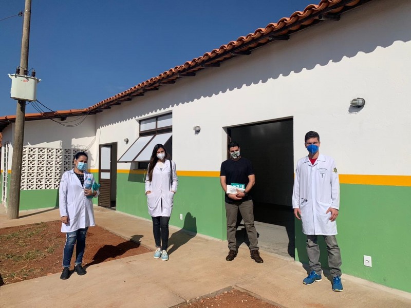 Estudantes do IMEPAC, cadastrados no programa “Brasil conta comigo” se apresentam no Hospital de Campanha Municipal