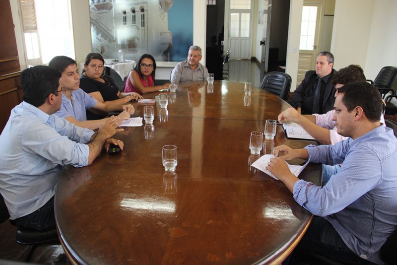Prefeitura de Araguari e AUTI entram em negociação