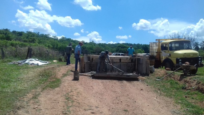 Prefeitura continua com ações de recuperação de mata-burros na zona rural do município