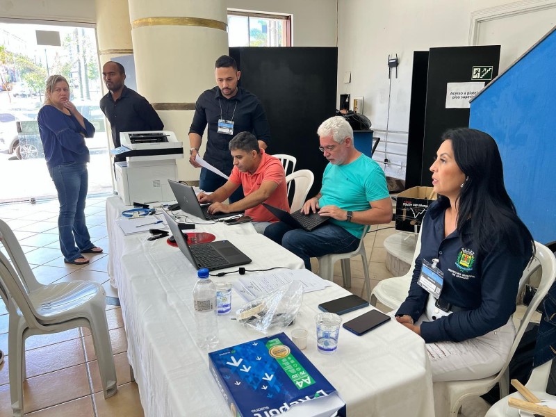 Leilão de imóveis foi realizado pela prefeitura de Araguari