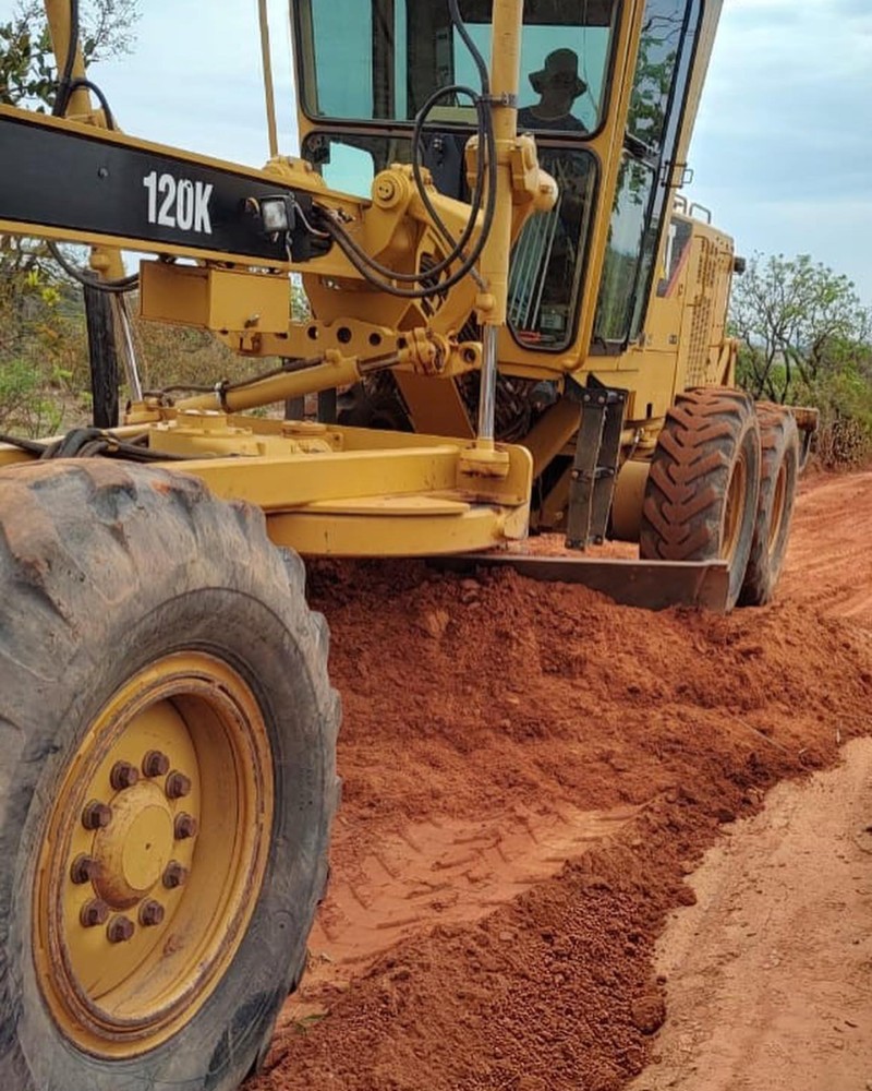 Estradas rurais recebem melhorias com atuação diária da secretaria de Infraestrutura em Araguari
