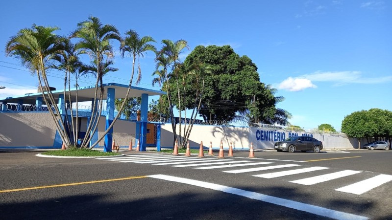 Sinalização é reforçada nas vias de acesso ao Cemitério Bom Jesus