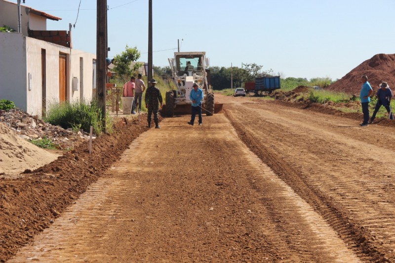 Obras de asfaltamento seguem no Bairro Vieno