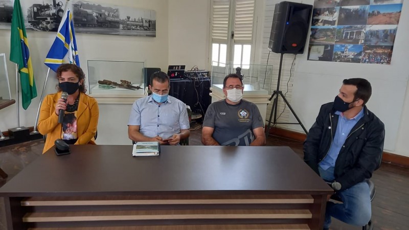 Coletiva marca lançamento do futebol amador 2021 em Araguari