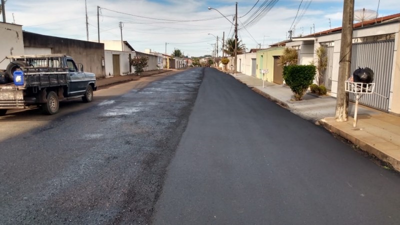 Prefeitura de Araguari inicia obras de asfaltamento e recapeamento