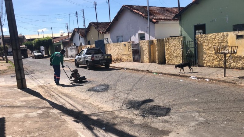 Prefeitura de Araguari informa sobre os serviços da Operação Tapa-buracos