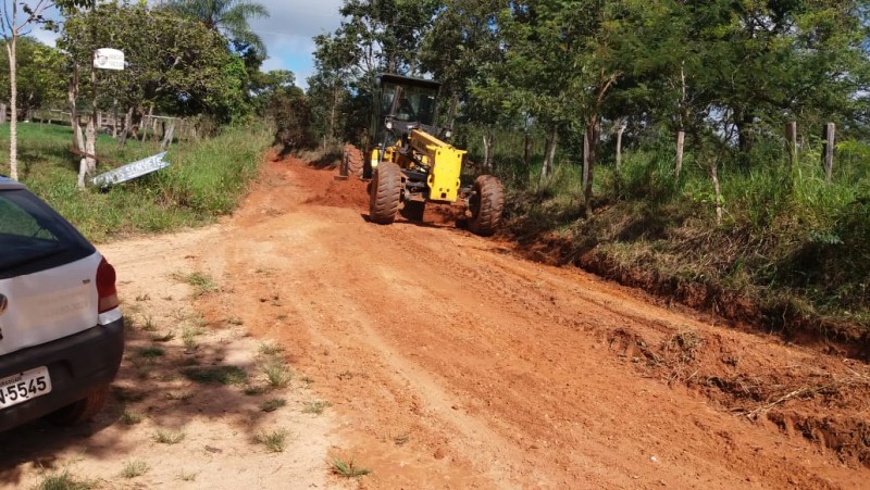 Prefeitura de Araguari intensifica trabalho de recuperação das estradas rurais