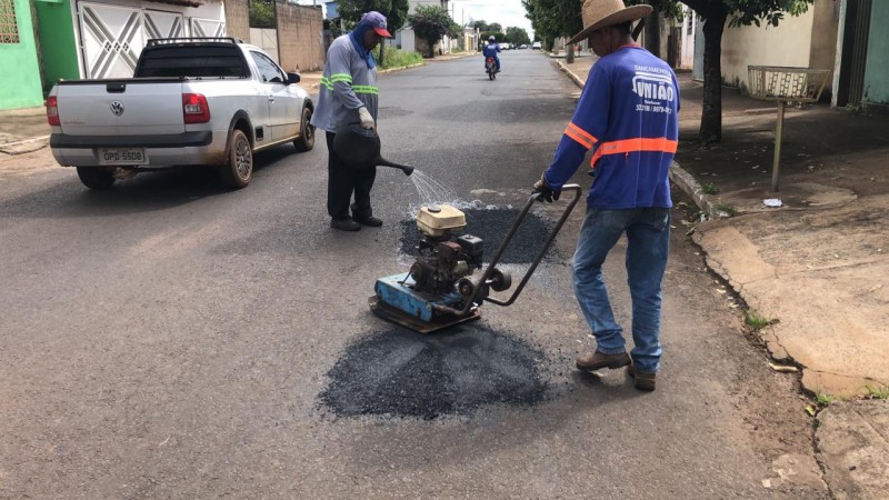 Prefeitura de Araguari informa sobre os serviços da Operação Tapa-Buracos na cidade