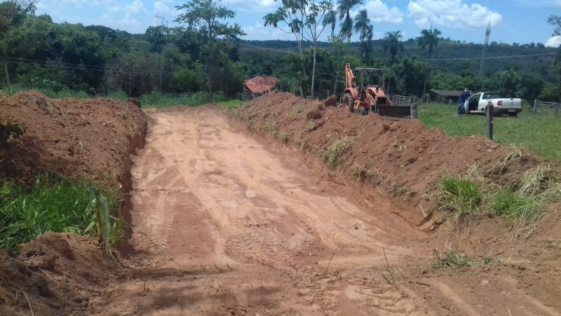 Secretaria de Agricultura auxilia produtores rurais em Araguari