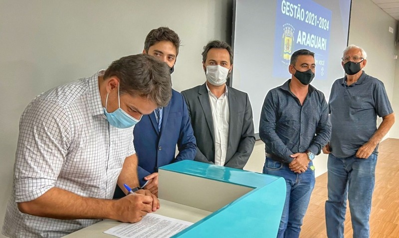 Prefeitura de Araguari realiza assinatura de convênio do Normativo de Liberdade Econômica de Araguari
