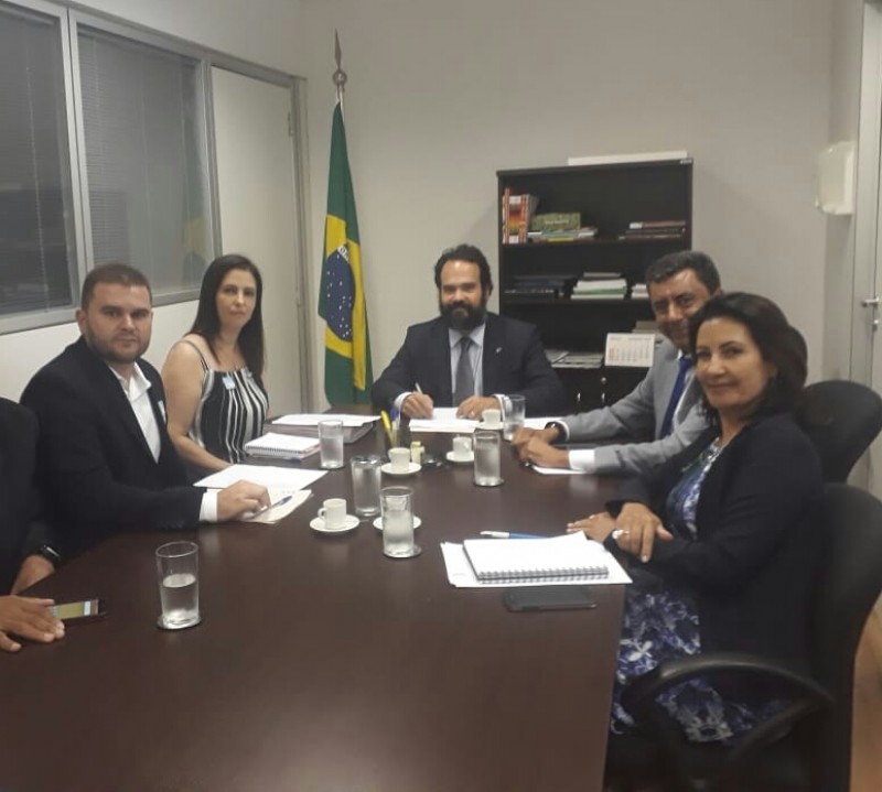 Secretário de Políticas Sobre Drogas visita Brasília em busca de recursos