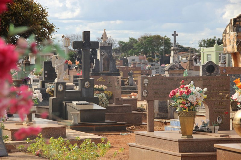 Ministério Público averigua irregularidades no Cemitério Bom Jesus