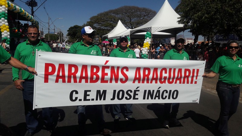 Desfile Cívico em comemoração ao 131º aniversário de Araguari