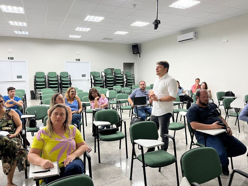 Prefeito Renato Carvalho se reúne com equipe de governo nesta terça-feira