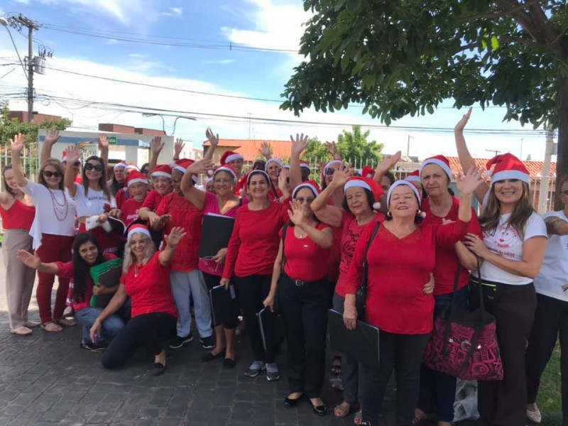 Prefeitura realiza cantata de Natal nas instituições de abrigamento