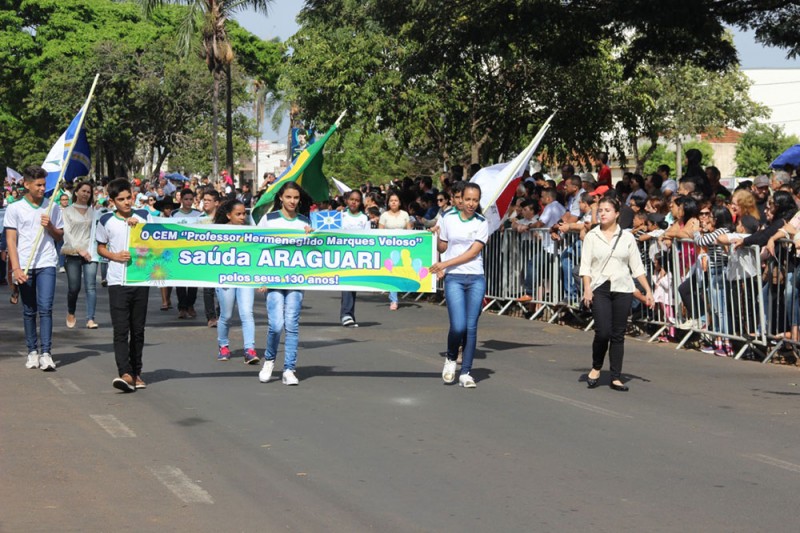 Desfile Cívico marcou comemorações dos 130 anos de Araguari