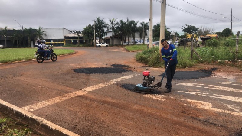 Prefeitura de Araguari retoma o serviço de tapa-buraco