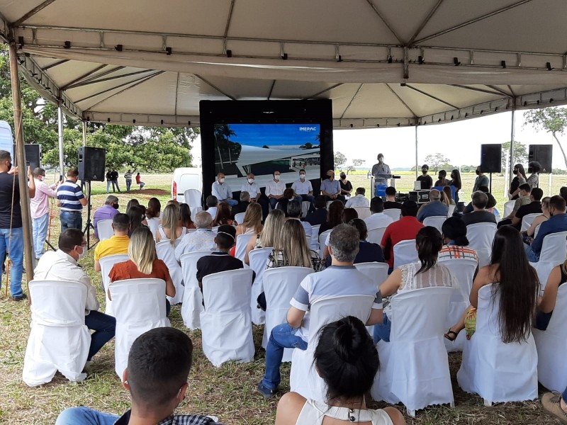 Prefeito Marcos Coelho participa do lançamento da pedra fundamental em Itumbiara