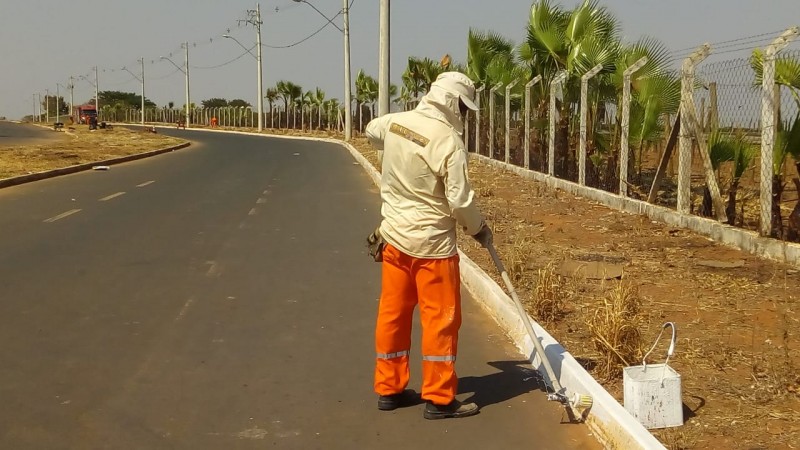 Limpeza pública segue em ruas, avenidas e praças de Araguari