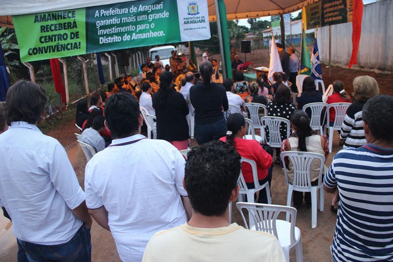 Pedra fundamental do Centro Público de Convivência no Distrito de Amanhece foi lançada na noite desta quinta-feira (28)