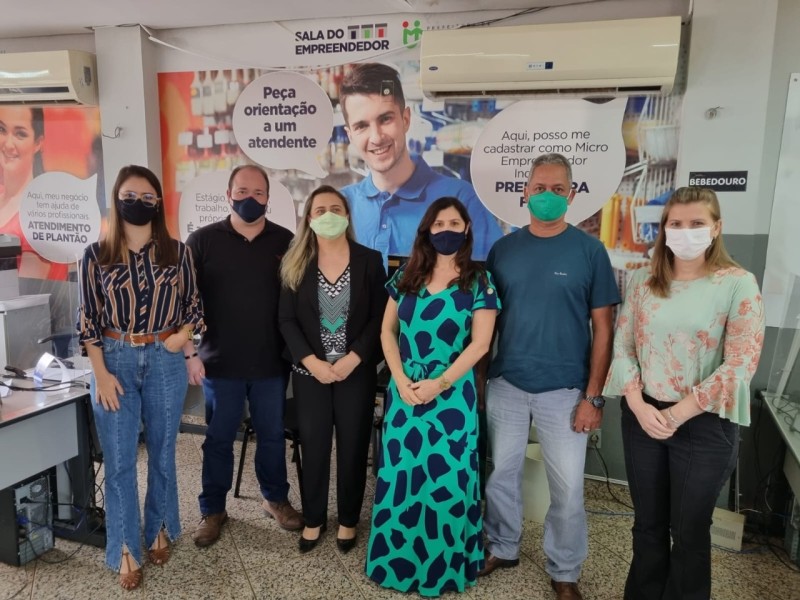 Equipe da prefeitura de Araguari realiza visita técnica na Sala Mineira do Empreendedor em Uberaba