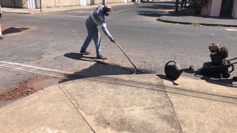 Prefeitura de Araguari informa sobre os serviços da Operação Tapa-buracos