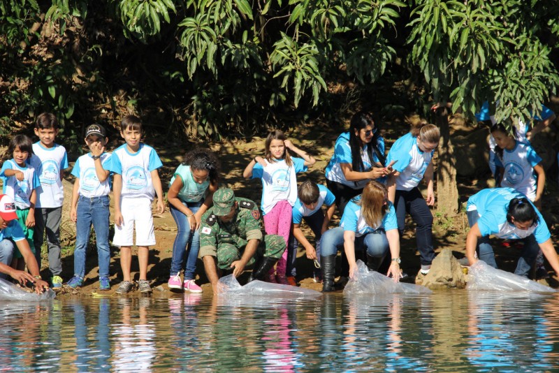 ‘Peixamento’ abre com sucesso a Semana do Meio Ambiente em Araguari