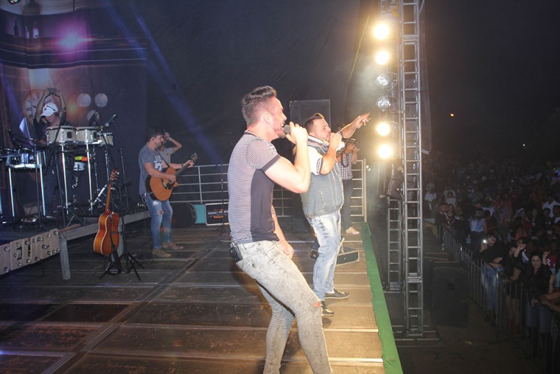 Aniversário de 130 anos de Araguari é celebrado com show da dupla Zezé di Camargo e Luciano