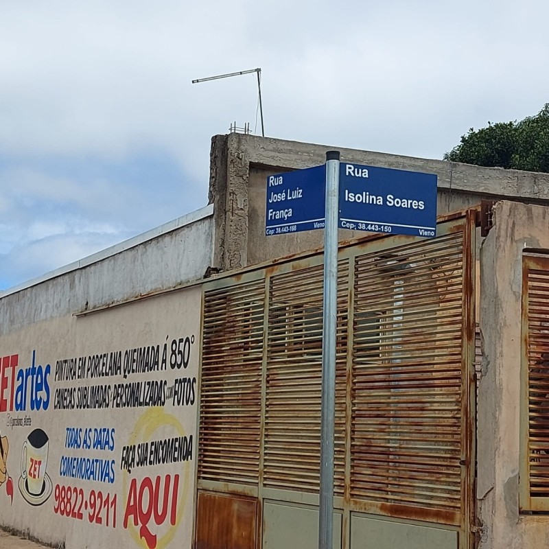 Ruas do Bairro Vieno recebem placas de nomenclaturas