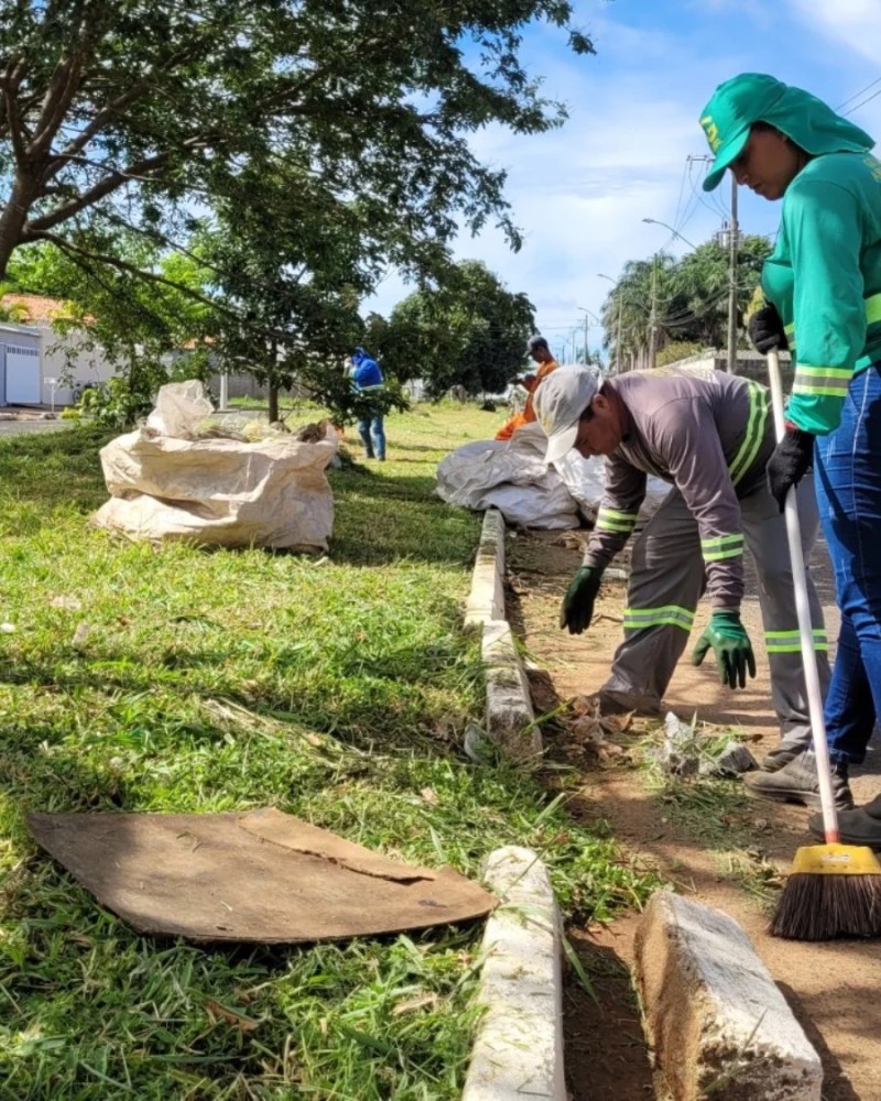 A prefeitura de Araguari, através da secretaria Municipal de Serviços Urbanos e Distritais informa sobre o cronograma de limpeza pública, agendados para o período de 17 a 22 de junho.