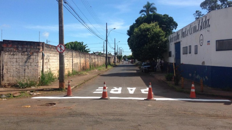 Prefeitura implanta mão única em importantes ruas do Bairro Goiás