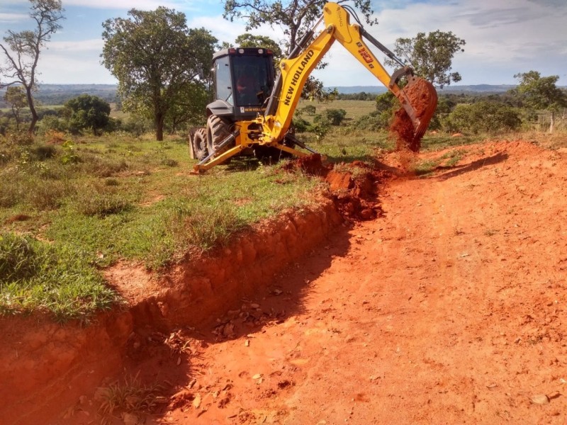 Manutenção das estradas segue em quatro regiões da zona rural