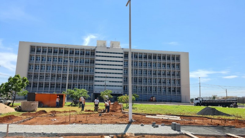 Prefeitura realiza mais uma etapa da urbanização na praça da Justiça