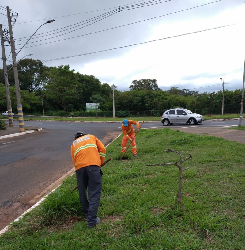 Semana começa com agilidade nos serviços de limpeza pública