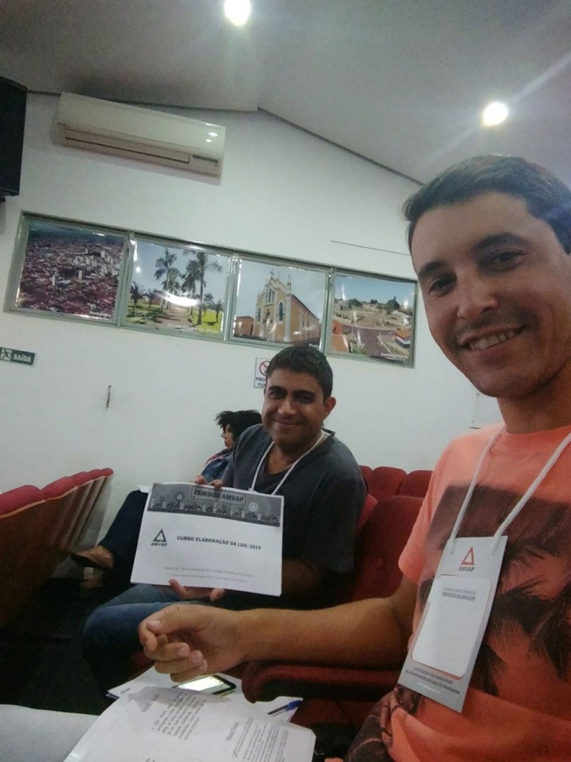 Servidores da Prefeitura de Araguari participam do curso de Elaboração da Lei de Diretrizes Orçamentárias na AMVAP.