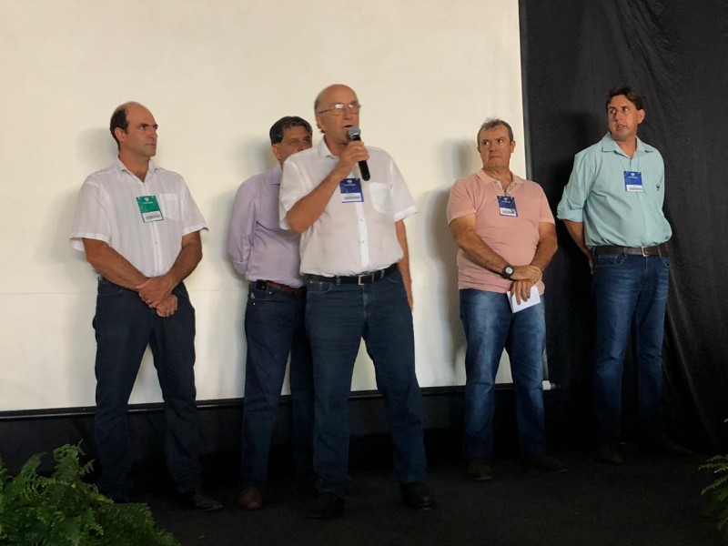 Prefeito de Araguari, Marcos Coelho, participa do Dia de Conhecimento da Cooxupé