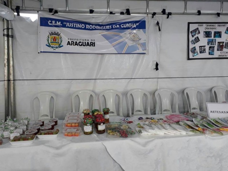Prefeitura de Araguari e SEBRAE realiza “Feira Jovem Empreendedor” com alunos do Ensino Fundamental