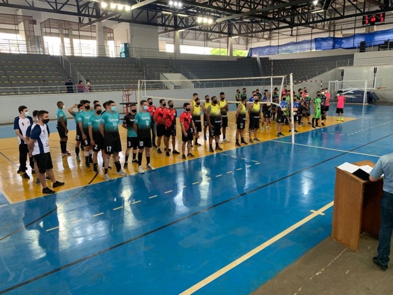 Finais do vôlei masculino movimentam o esporte em Araguari neste final de semana