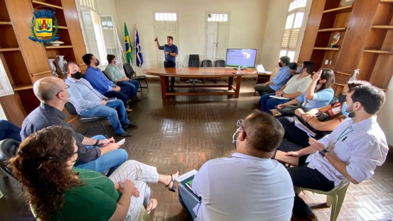 Prefeito Renato Carvalho recebe deputados no Palácio dos Ferroviários