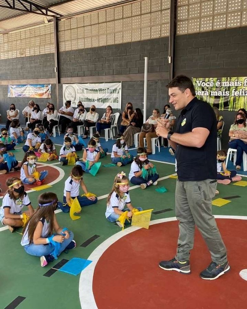 Solenidade marca inauguração de nova quadra esportiva e reforma do CEM Rialino Elias Carrijo no distrito de Amanhece