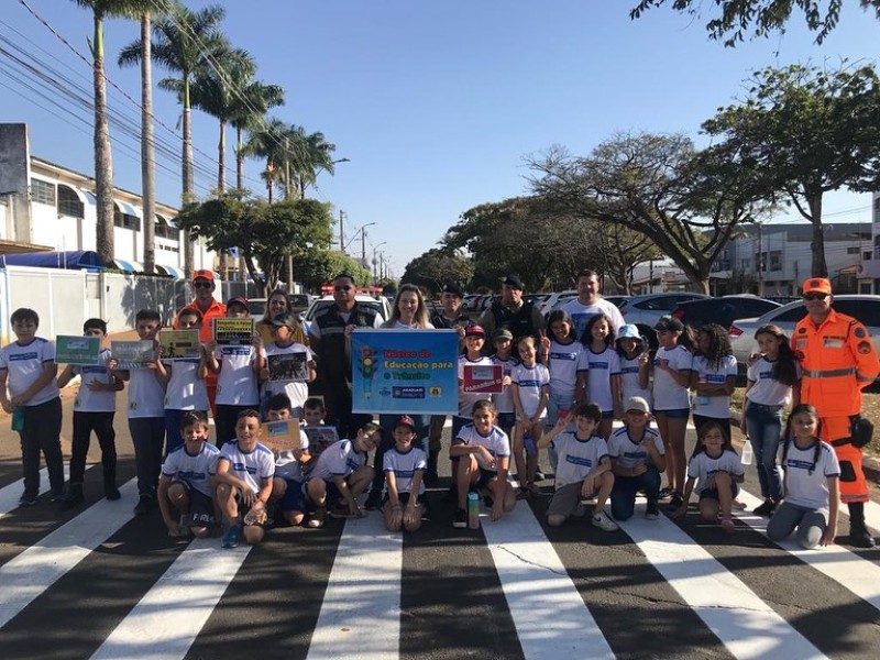 Educação de Araguari em Movimento: Dia Internacional do Pedestre