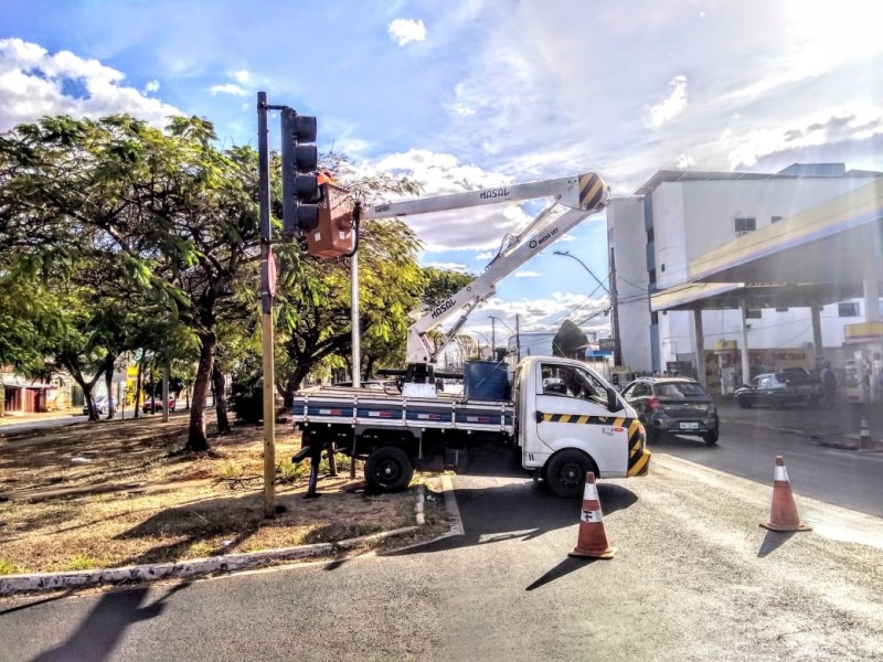 Prefeitura de Araguari realiza mais uma etapa da modernização semafórica da cidade