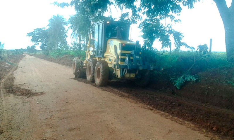 Prefeitura realiza manutenção de estradas rurais
