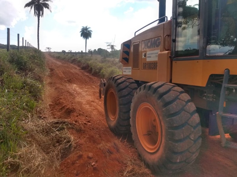Secretaria de Obras atua na zona rural para amenizar os problemas enfrentados com as chuvas