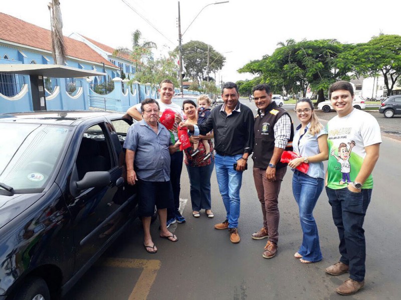 Secretaria de Políticas Sobre Drogas, mobiliza motoristas em blitz na Avenida Minas Gerais