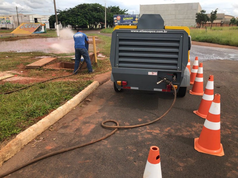 SAE efetua limpeza e manutenção em poço na Praça de Pump Track em Araguari