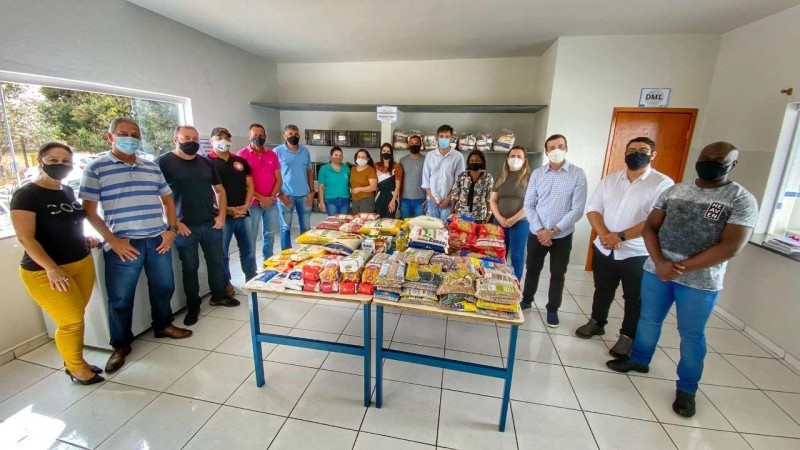 Bora pra Trilha arrecada alimentos que serão doados à famílias carentes