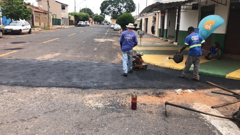 Prefeitura de Araguari informa sobre Operação Tapa-Buracos realizada nesta quinta-feira (14)