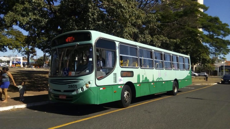 SETTRANS implanta parada de ônibus do transporte público na Praça Getúlio Vargas