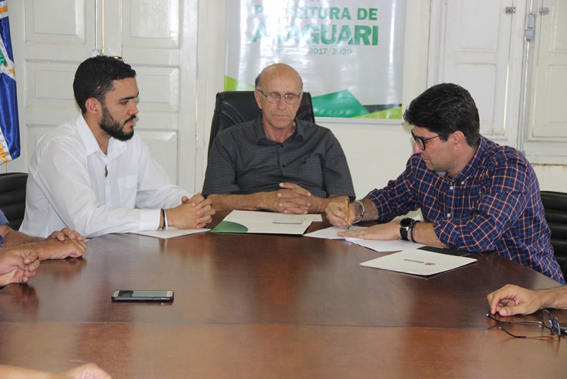 Assinada a ordem de serviço para construção da Farmácia de Minas